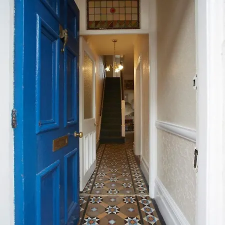 Vas'S York House-2